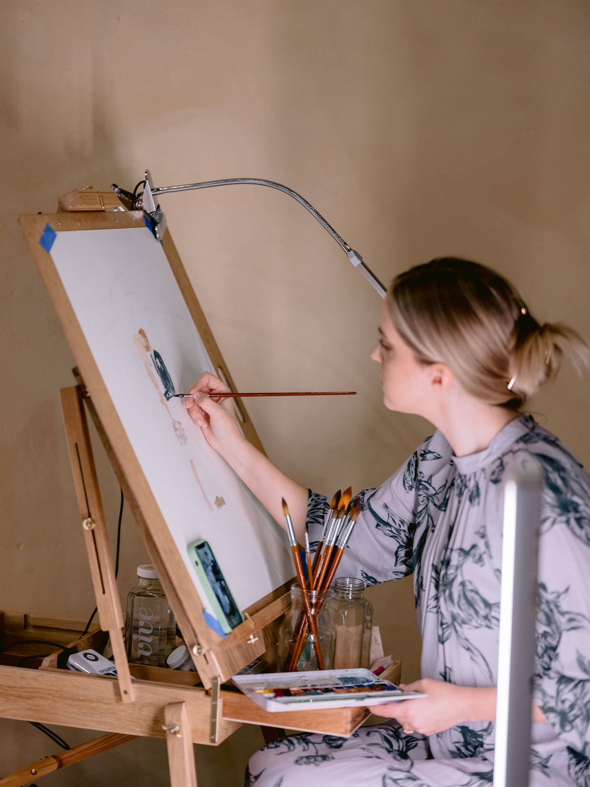 Hire fun vendors that fit your personality like this portrait painter to create a custom piece for your big day. Ideas creative unique event planner Utah #customwedding #weddingplanning #weddingtips #utahbride #RubyJaneEvents
