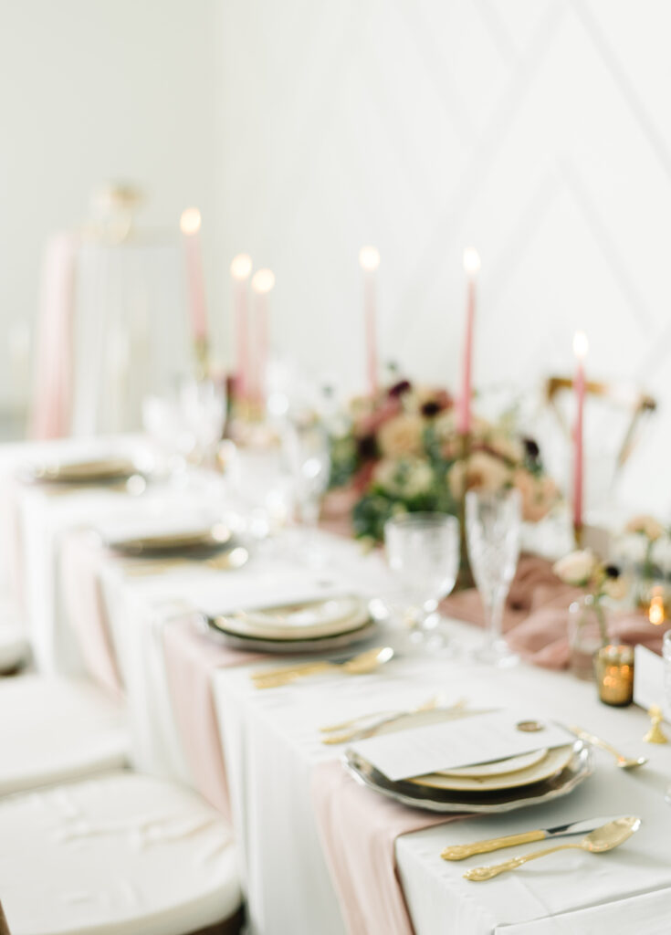 Your wedding timeline should include key events and times during the day. Vendor plan organization SLC bride Utah #utahweddingplanning#weddingplannertips #rubyjaneevents #utahbride #SLCbride

